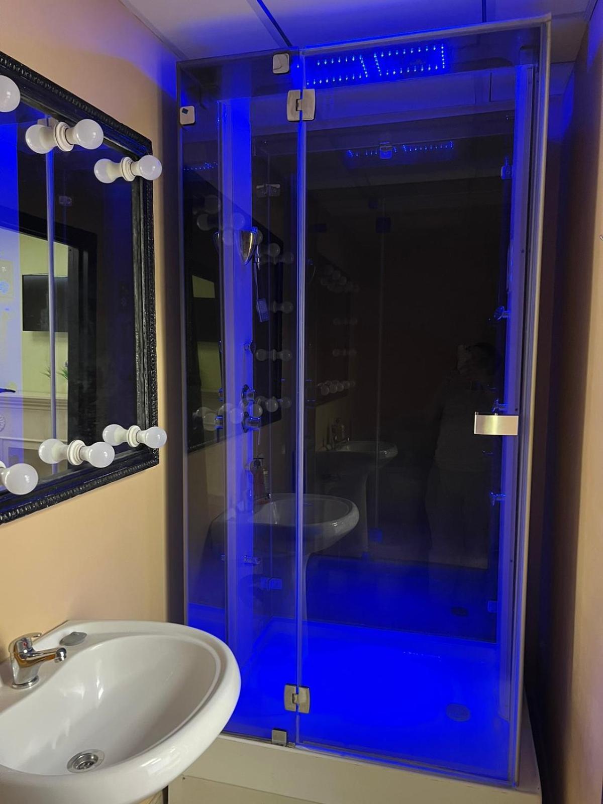 Hostel Krone Gok Zatishok Kiev Buitenkant foto